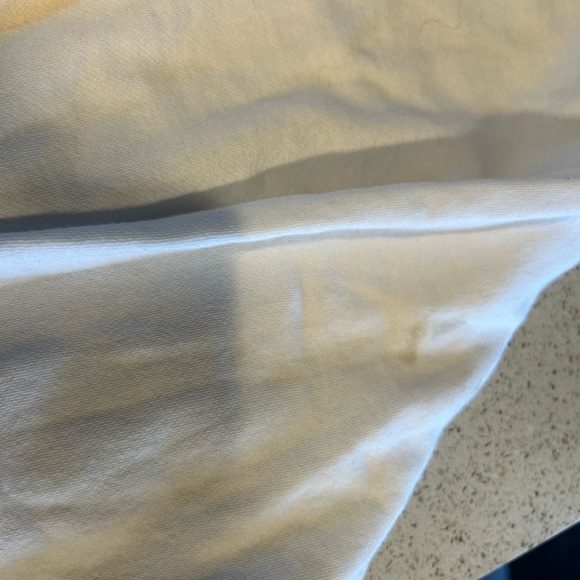 Aritzia Clothing Lot - Size S - Sweatpants, Sweater and T-Shirt - Picture 5 of 9